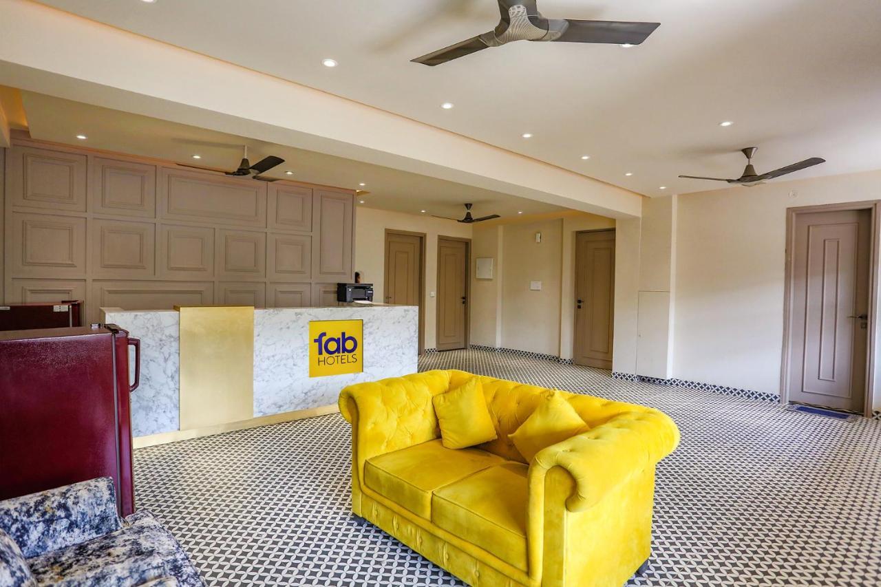 نويدا Fabhotel Clarks Suites المظهر الخارجي الصورة