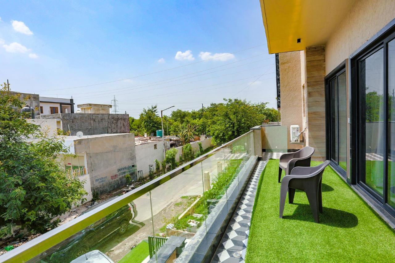 نويدا Fabhotel Clarks Suites المظهر الخارجي الصورة