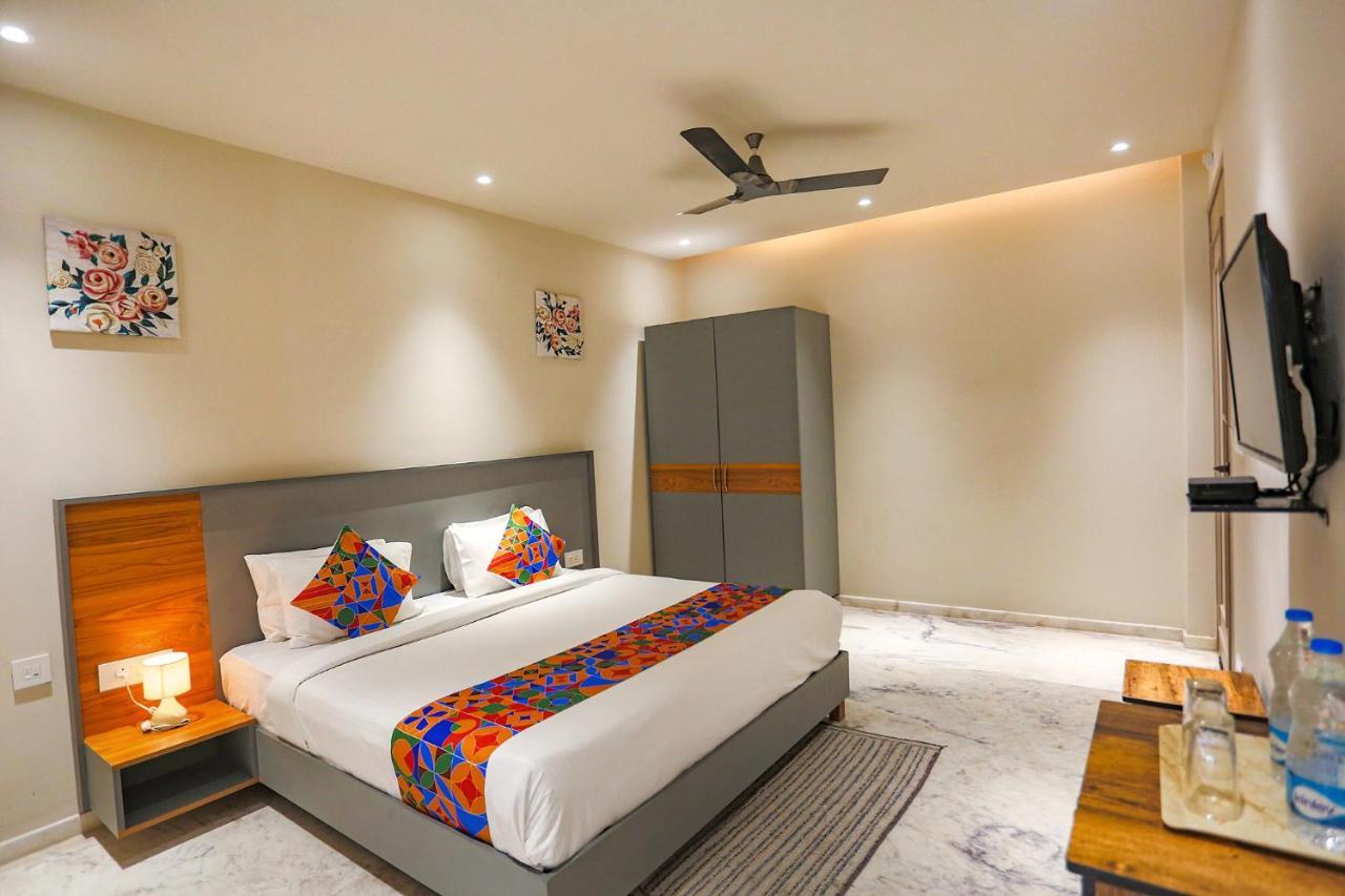 نويدا Fabhotel Clarks Suites المظهر الخارجي الصورة